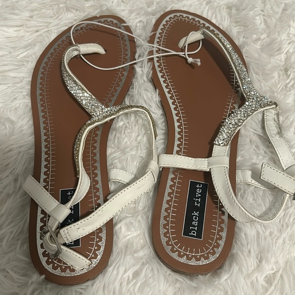 Brand new never wear Black rivet sandals with nice shiny  in the straps size 8.5 - Picture 1 of 3